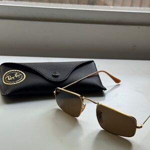 Ray-Ban Julie Sunglasses Polarized